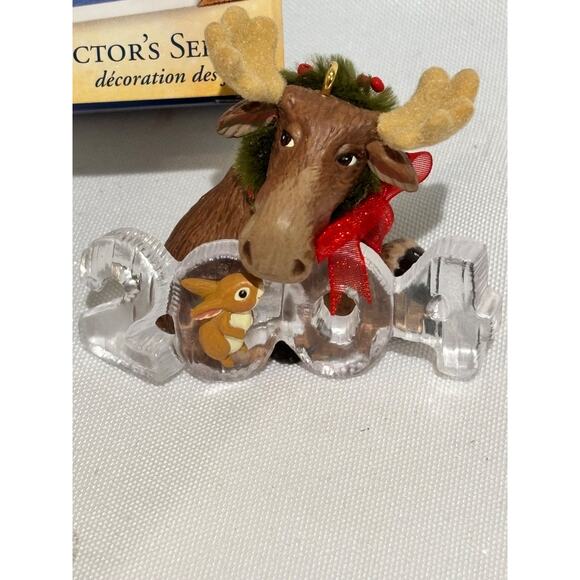 2004 Hallmark - COOL DECADE MOOSE KEEPSAKE ORNAMENT Collector Series Christmas - Picture 2 of 7